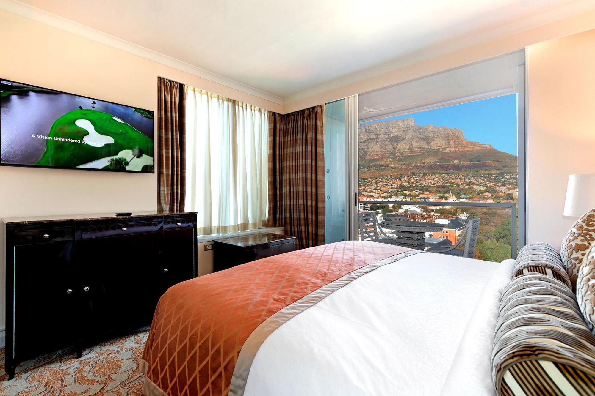 Apartment Taj - Large 2 Bedroom Apartment, With Full Facilities, Stunning Table Mountain Views *